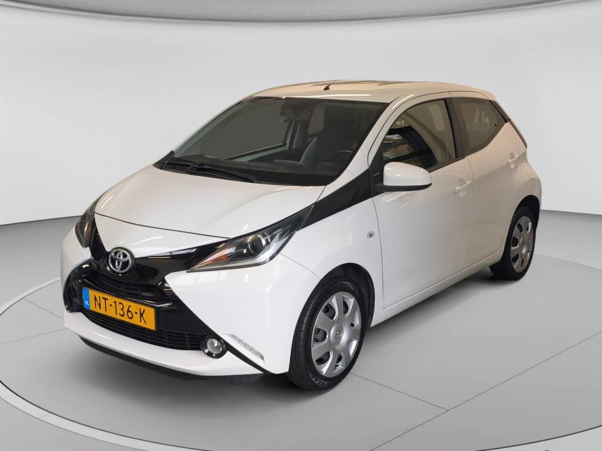 Toyota Aygo Toyota Aygo 1.0 VVT-i x-play Navi| Airco| Camera