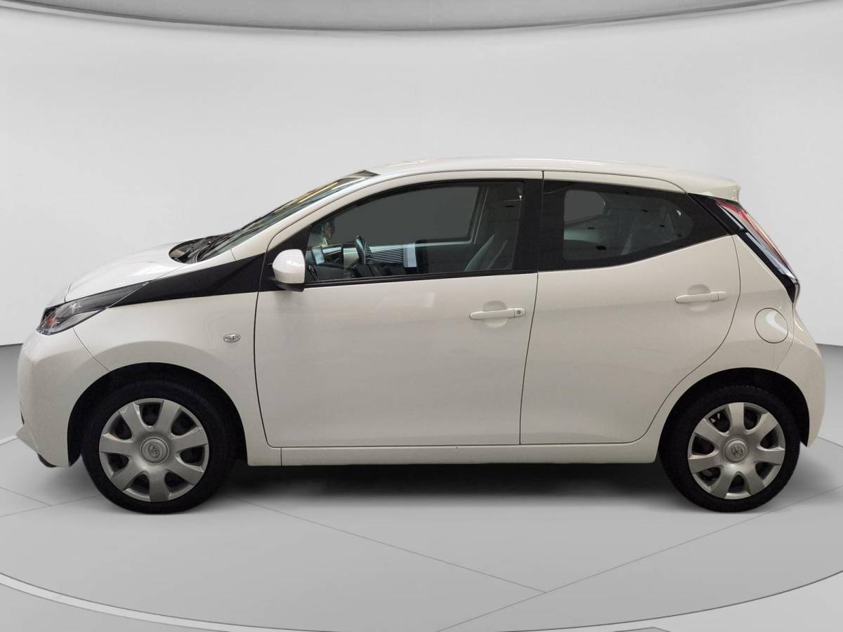 Toyota Aygo Toyota Aygo 1.0 VVT-i x-play Navi| Airco| Camera