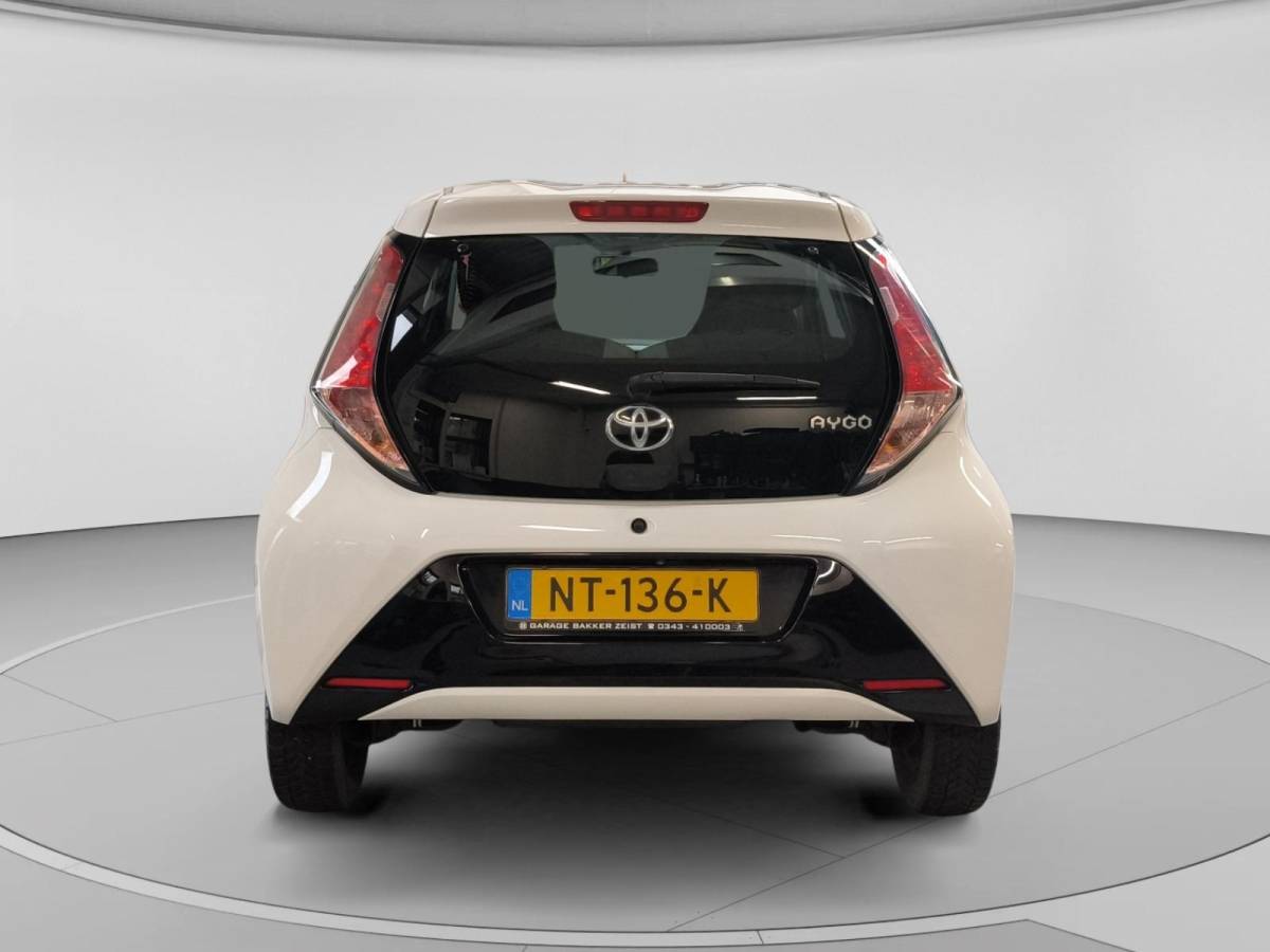 Toyota Aygo Toyota Aygo 1.0 VVT-i x-play Navi| Airco| Camera