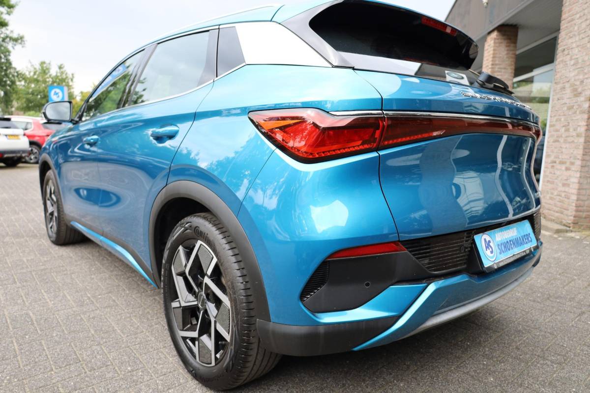 BYD ATTO 3 BYD ATTO 3 Design 60 kWh PANO 360-CAMERA ADAPTIVE-CRUISE LEER STOELVERW. CARPLAY SFEERVERL. ELEC.STOELEN/KLEP 2XPDC 18”LMV ENZ.
