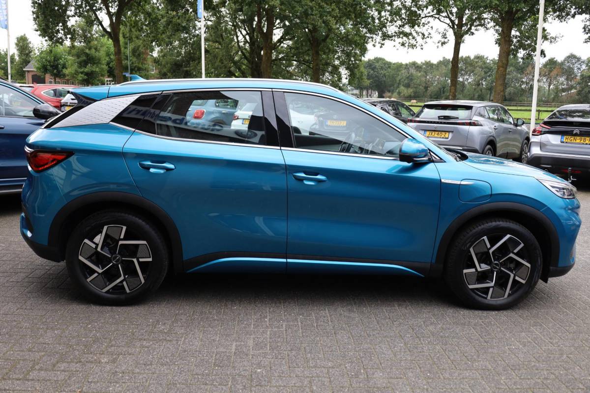 BYD ATTO 3 BYD ATTO 3 Design 60 kWh PANO 360-CAMERA ADAPTIVE-CRUISE LEER STOELVERW. CARPLAY SFEERVERL. ELEC.STOELEN/KLEP 2XPDC 18”LMV ENZ.