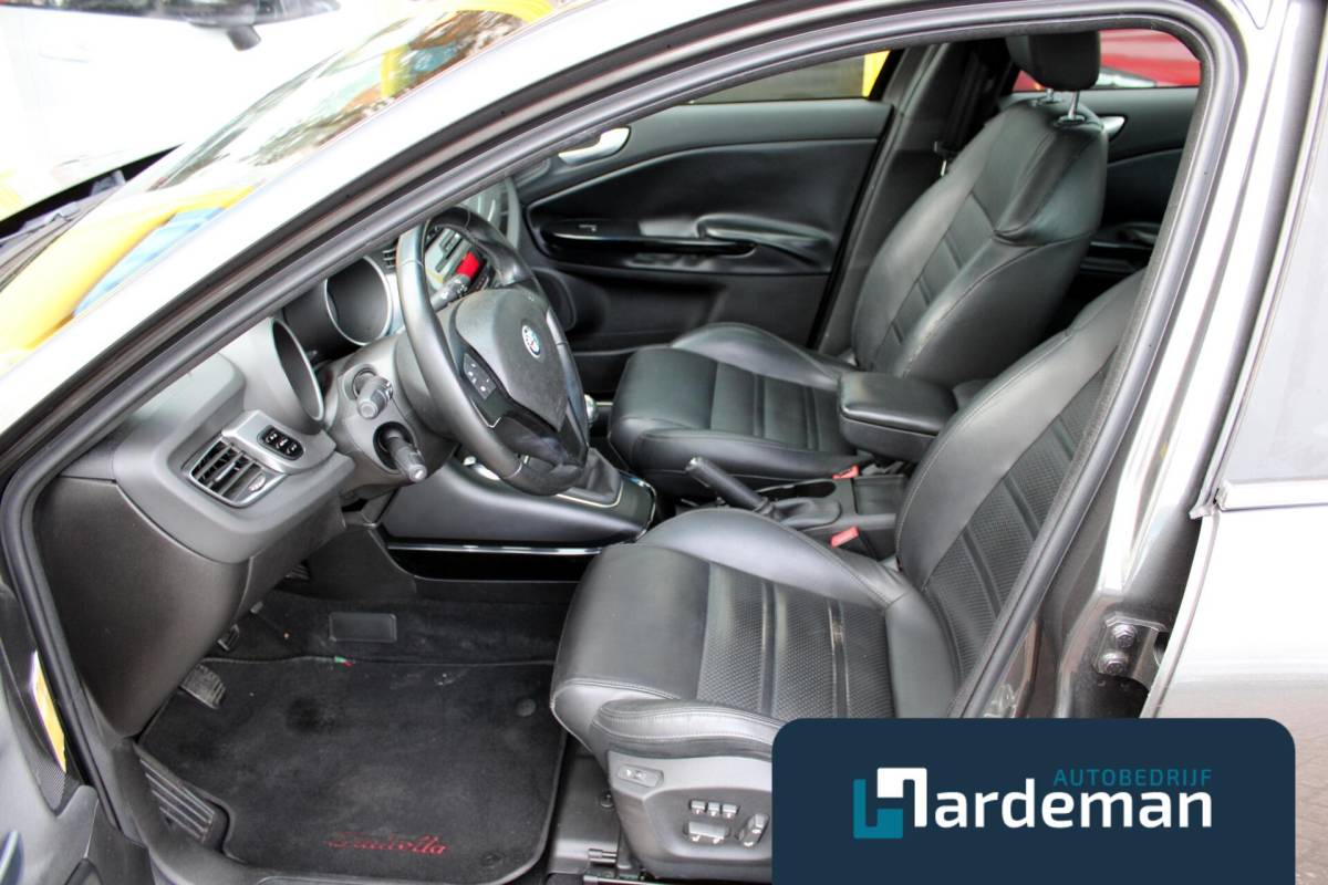 Alfa Romeo Giulietta Alfa Romeo Giulietta 1.4 T Distinctive |Panorama|Leder |Bose