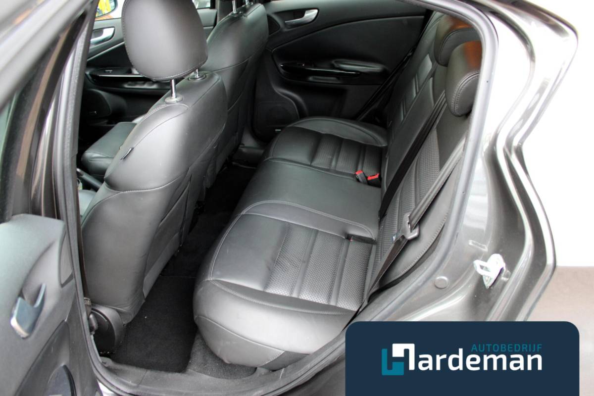 Alfa Romeo Giulietta Alfa Romeo Giulietta 1.4 T Distinctive |Panorama|Leder |Bose