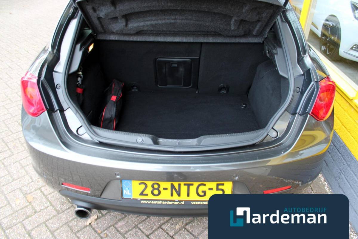 Alfa Romeo Giulietta Alfa Romeo Giulietta 1.4 T Distinctive |Panorama|Leder |Bose