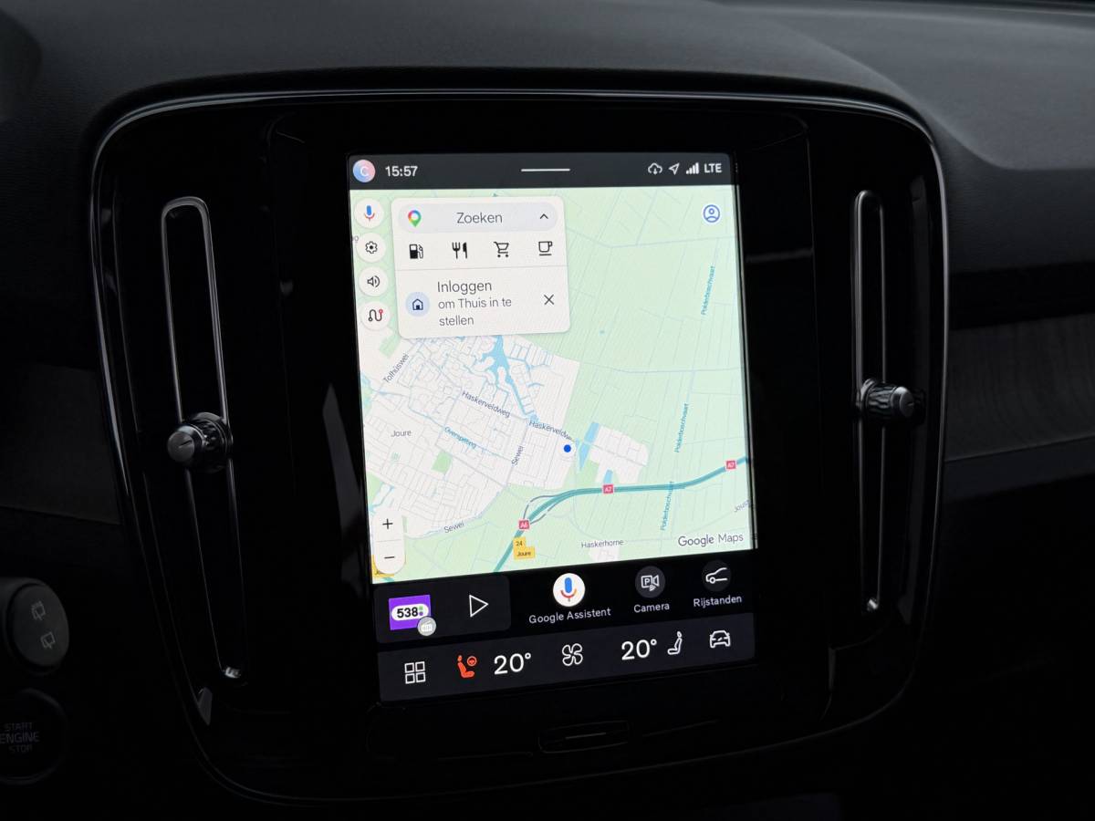 Volvo XC40 Volvo XC40 2.0 B4 Plus Dark | Navigatie | Pilot assist | Harman-kardon | Panoramadak | 360 camera | Leer | Full LED | DAB+ | NL auto!! |