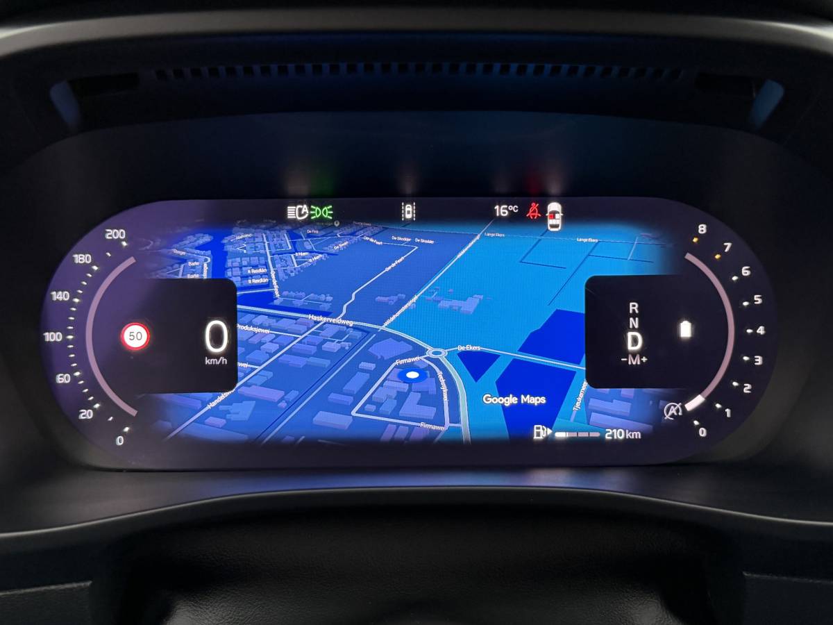 Volvo XC40 Volvo XC40 2.0 B4 Plus Dark | Navigatie | Pilot assist | Harman-kardon | Panoramadak | 360 camera | Leer | Full LED | DAB+ | NL auto!! |
