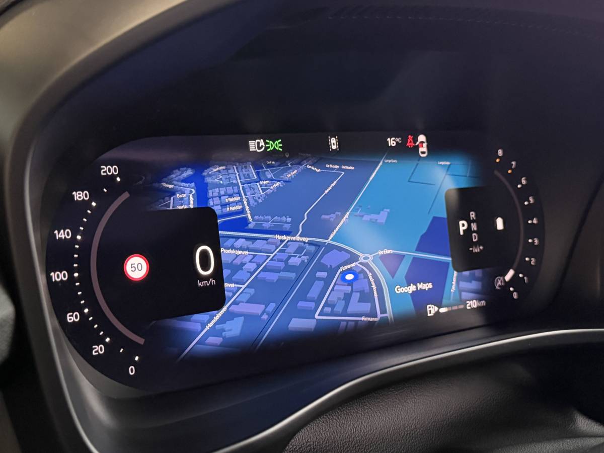 Volvo XC40 Volvo XC40 2.0 B4 Plus Dark | Navigatie | Pilot assist | Harman-kardon | Panoramadak | 360 camera | Leer | Full LED | DAB+ | NL auto!! |