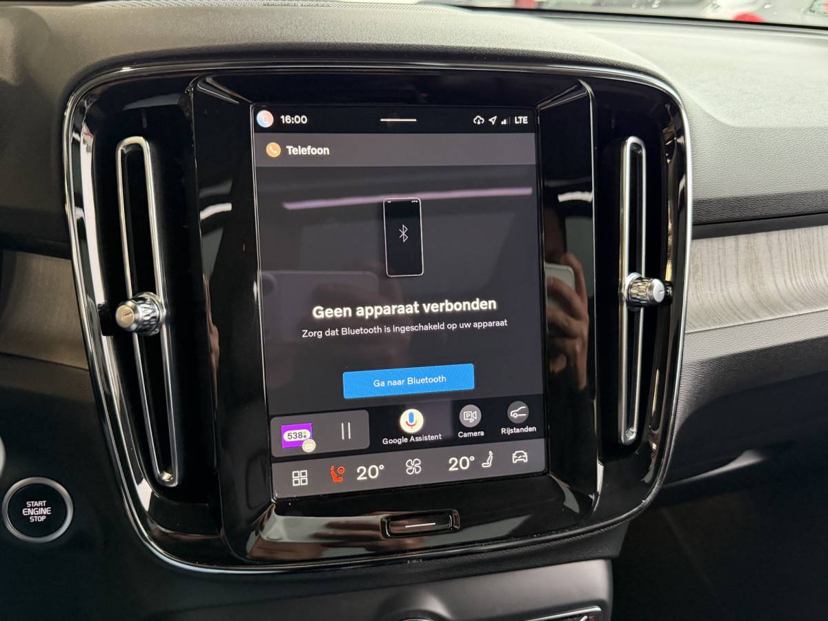 Volvo XC40 Volvo XC40 2.0 B4 Plus Dark | Navigatie | Pilot assist | Harman-kardon | Panoramadak | 360 camera | Leer | Full LED | DAB+ | NL auto!! |