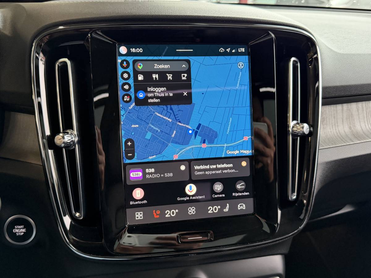 Volvo XC40 Volvo XC40 2.0 B4 Plus Dark | Navigatie | Pilot assist | Harman-kardon | Panoramadak | 360 camera | Leer | Full LED | DAB+ | NL auto!! |