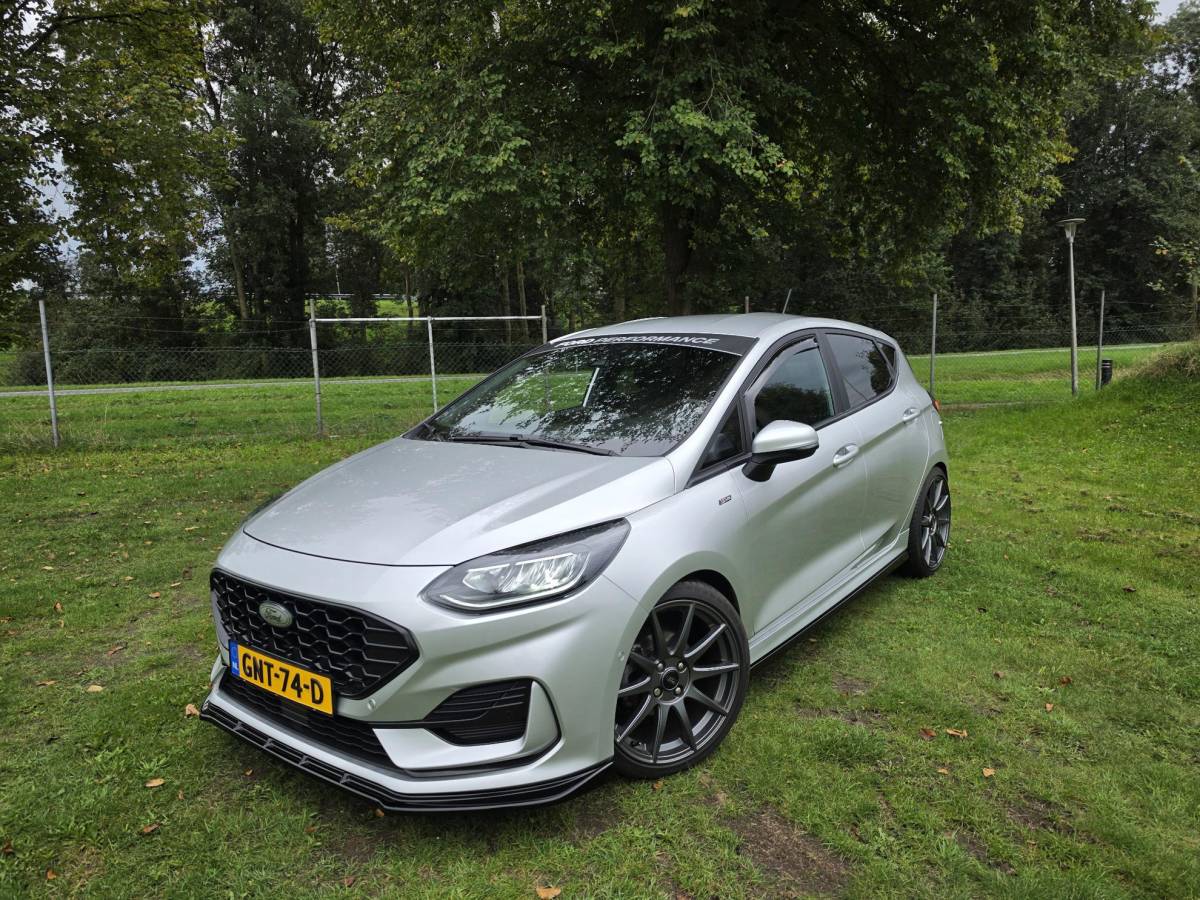 Ford Fiesta Ford Fiesta 1.0 EB 140 PK ST-Line | RICA STAGE 1 | GLASCOATING | 18 INCH PERFORMANCE VELGEN | MAXTON | SCHROEFSET | DEALER ONDERHOUDEN |