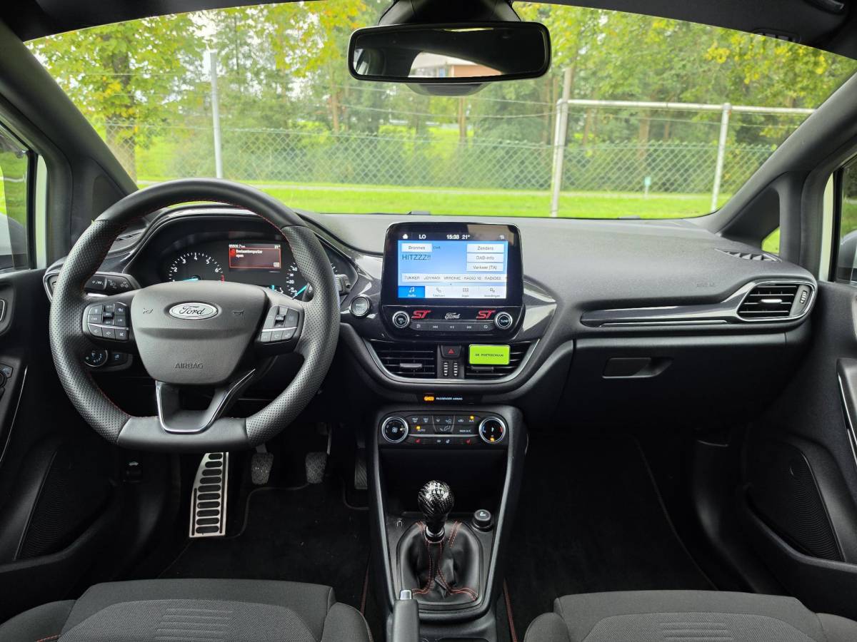 Ford Fiesta Ford Fiesta 1.0 EB 140 PK ST-Line | RICA STAGE 1 | GLASCOATING | 18 INCH PERFORMANCE VELGEN | MAXTON | SCHROEFSET | DEALER ONDERHOUDEN |