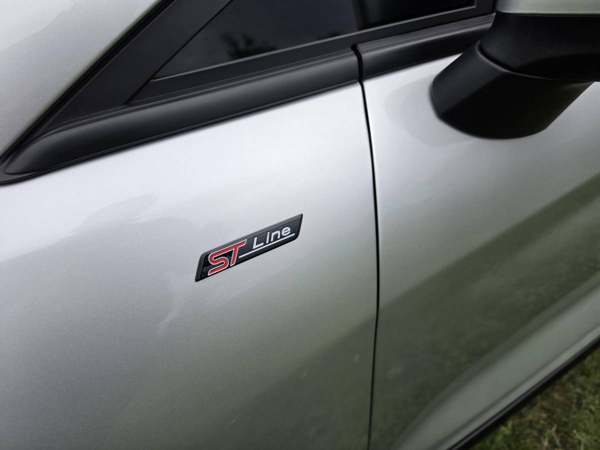 Ford Fiesta Ford Fiesta 1.0 EB 140 PK ST-Line | RICA STAGE 1 | GLASCOATING | 18 INCH PERFORMANCE VELGEN | MAXTON | SCHROEFSET | DEALER ONDERHOUDEN |