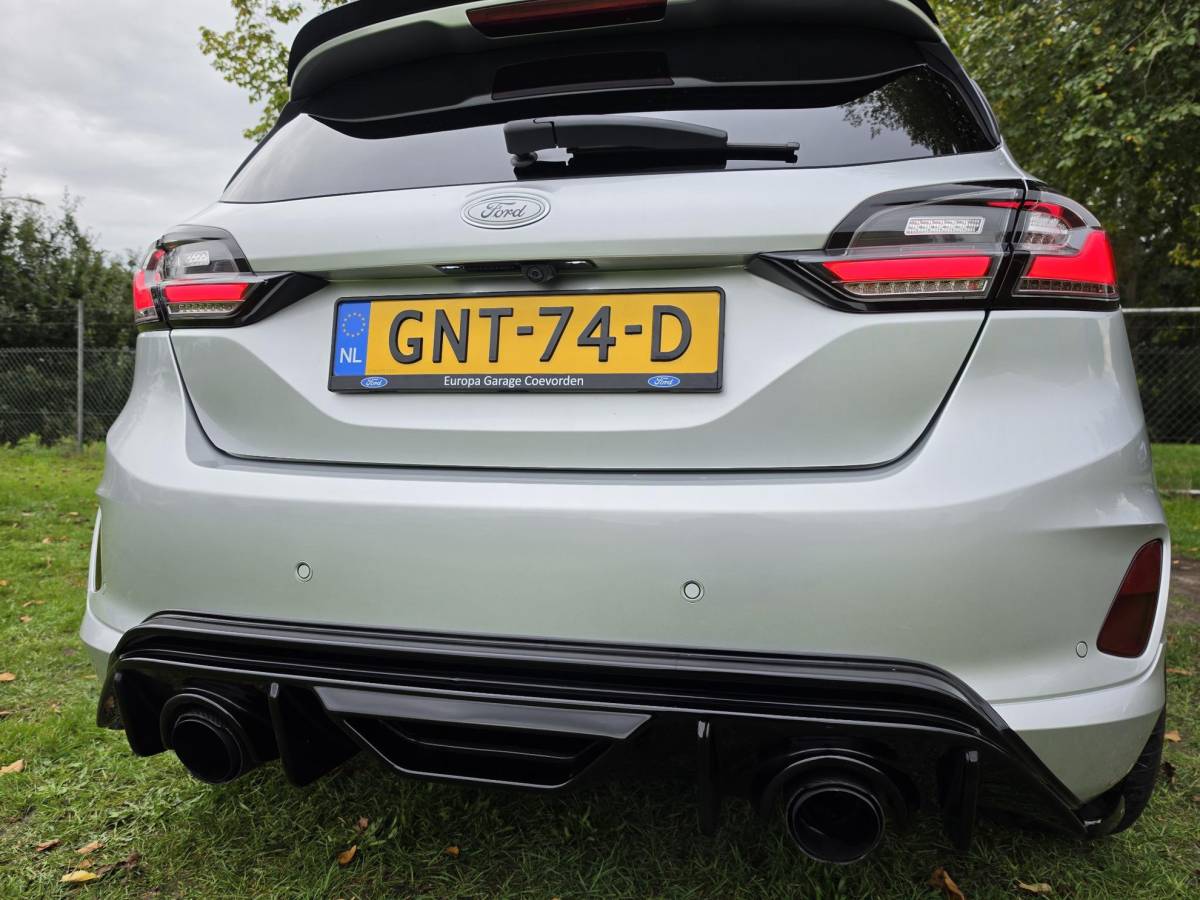 Ford Fiesta Ford Fiesta 1.0 EB 140 PK ST-Line | RICA STAGE 1 | GLASCOATING | 18 INCH PERFORMANCE VELGEN | MAXTON | SCHROEFSET | DEALER ONDERHOUDEN |