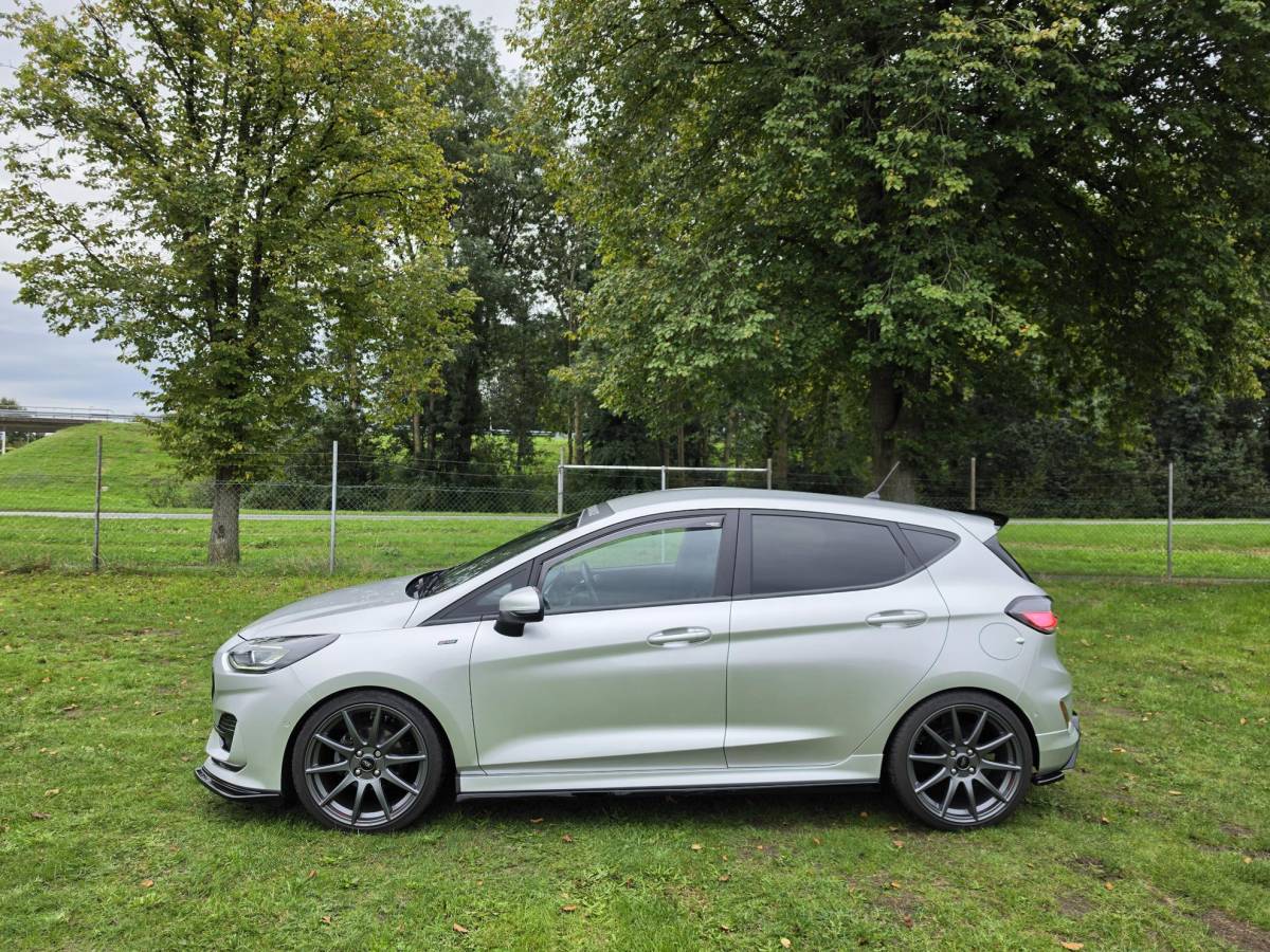 Ford Fiesta Ford Fiesta 1.0 EB 140 PK ST-Line | RICA STAGE 1 | GLASCOATING | 18 INCH PERFORMANCE VELGEN | MAXTON | SCHROEFSET | DEALER ONDERHOUDEN |