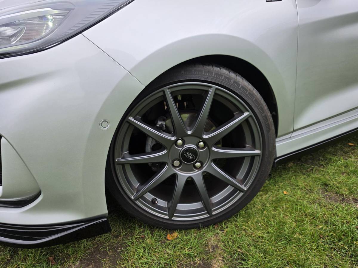Ford Fiesta Ford Fiesta 1.0 EB 140 PK ST-Line | RICA STAGE 1 | GLASCOATING | 18 INCH PERFORMANCE VELGEN | MAXTON | SCHROEFSET | DEALER ONDERHOUDEN |