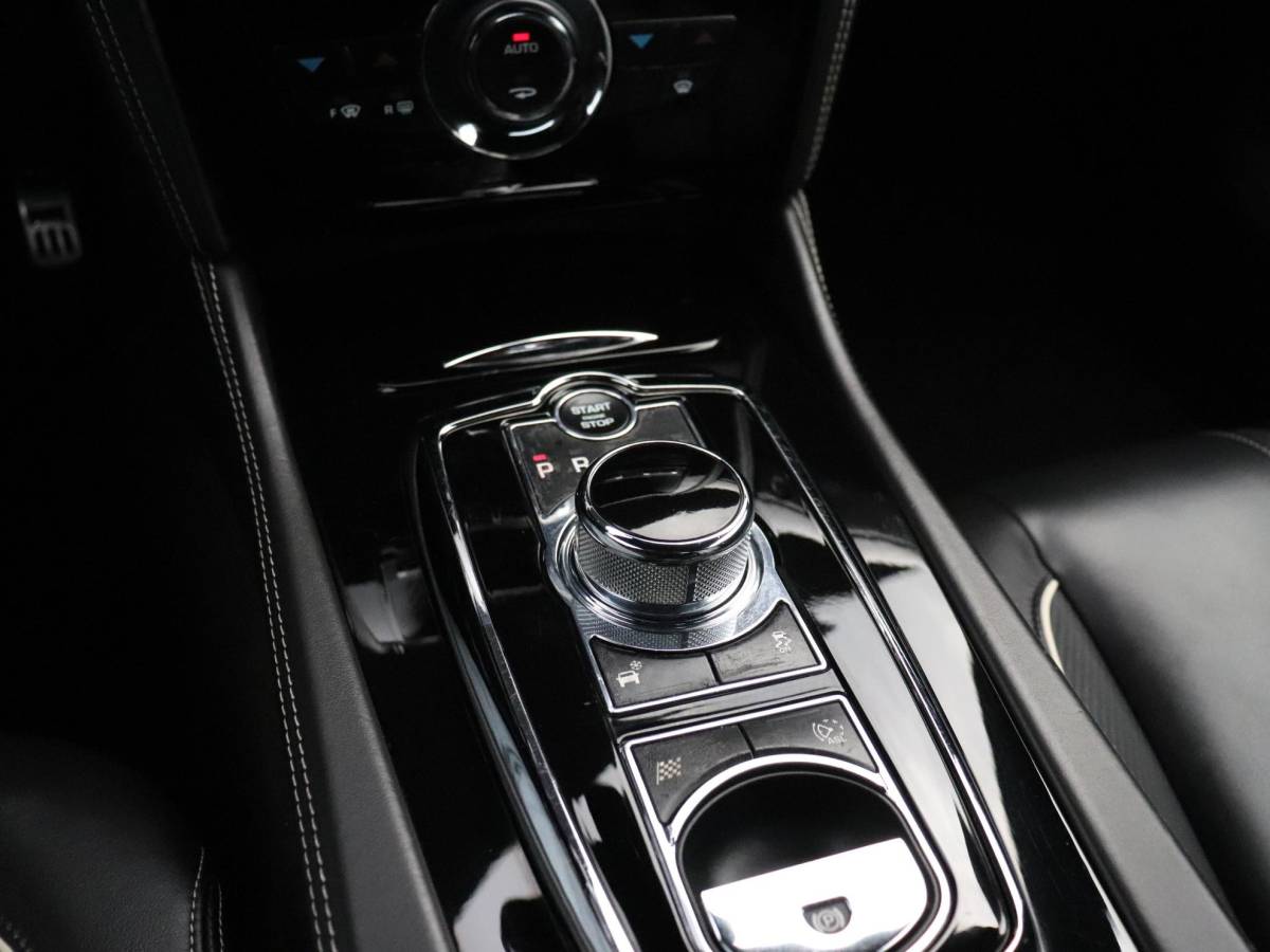 Jaguar XK Jaguar XKR 5.0 V8 XKR-S Convertible | LEDER | MEMORY | B&W | CAMERA | NAVI | CRUISE |