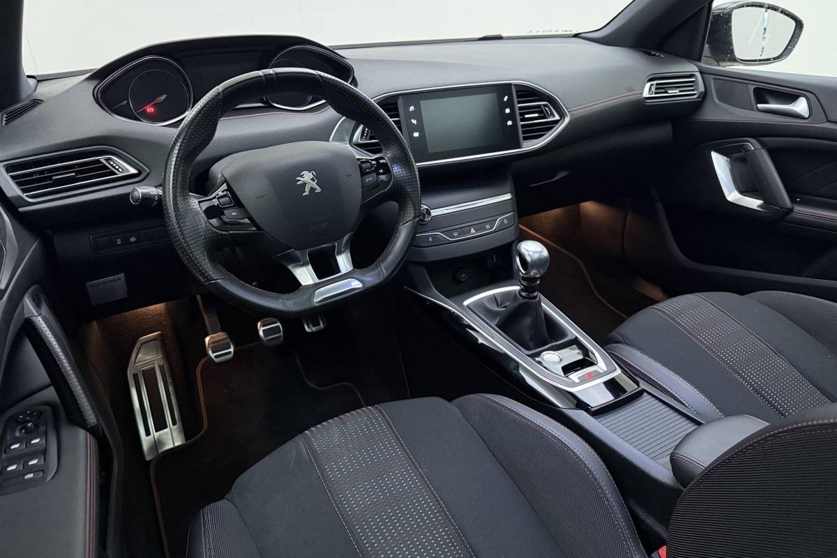 Peugeot 308 Peugeot 308 SW 1.2 Turbo GT-line 130 Pk | Trekhaak | Panorama Dak | Keyless Entry & Start | Navigatie | Climate Control | Cruise Control