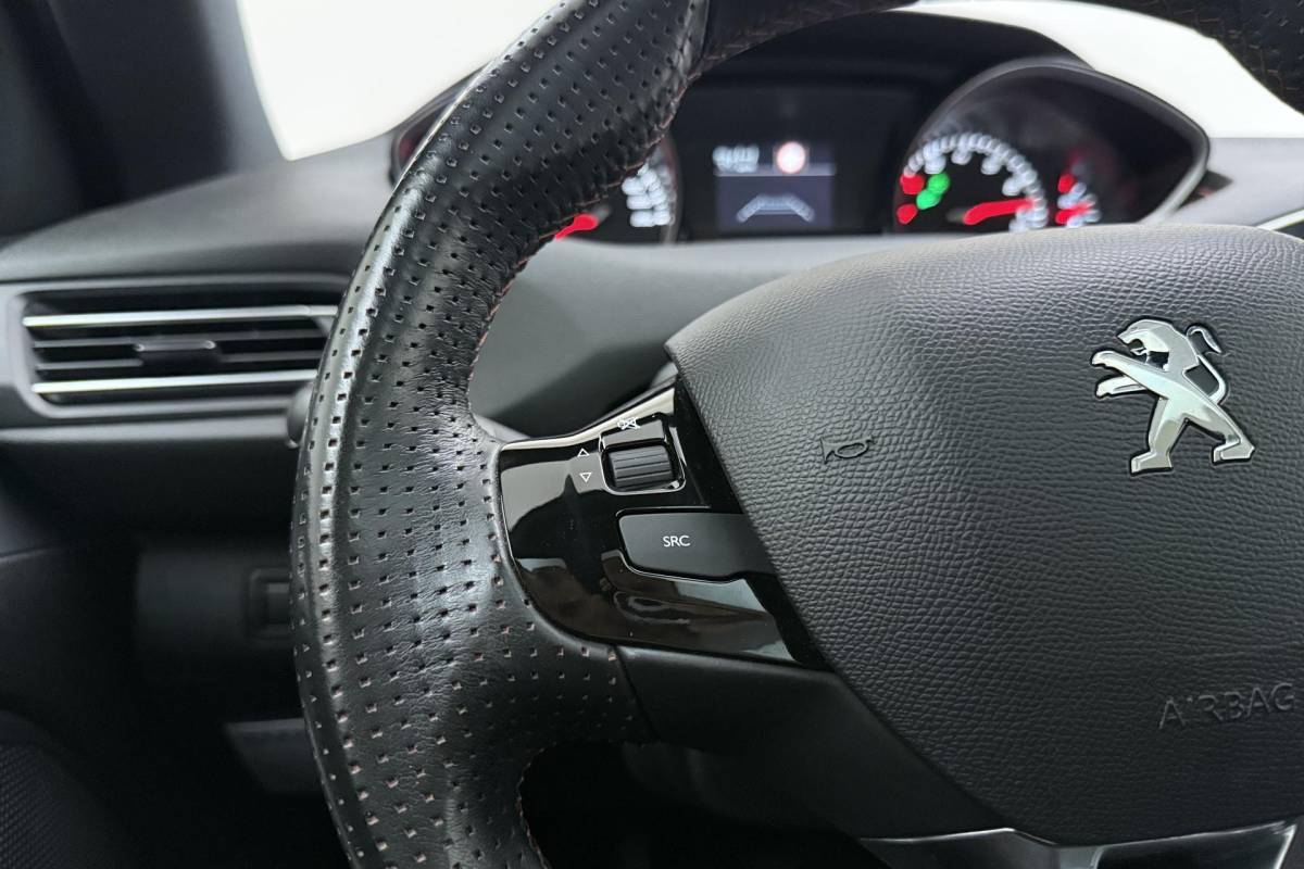 Peugeot 308 Peugeot 308 SW 1.2 Turbo GT-line 130 Pk | Trekhaak | Panorama Dak | Keyless Entry & Start | Navigatie | Climate Control | Cruise Control