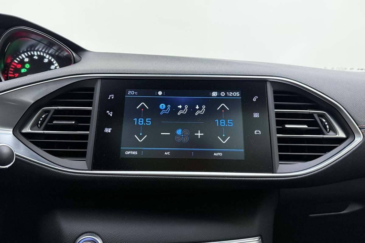 Peugeot 308 Peugeot 308 SW 1.2 Turbo GT-line 130 Pk | Trekhaak | Panorama Dak | Keyless Entry & Start | Navigatie | Climate Control | Cruise Control