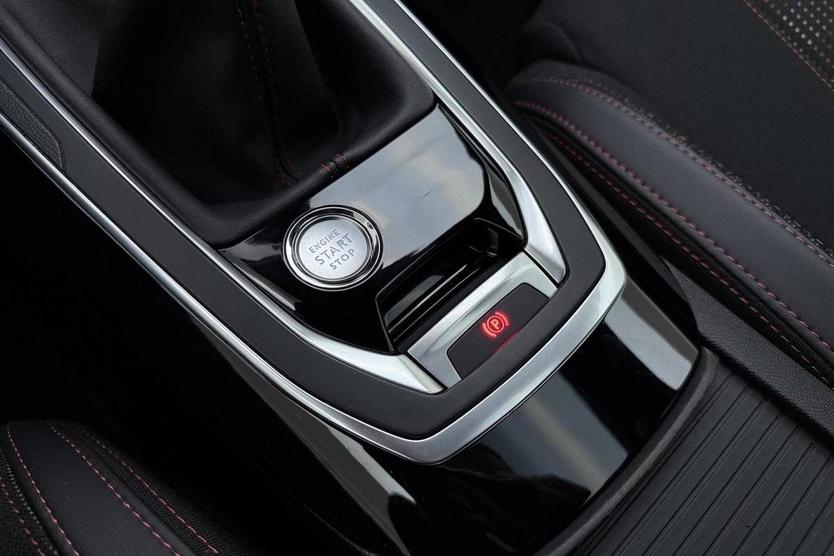 Peugeot 308 Peugeot 308 SW 1.2 Turbo GT-line 130 Pk | Trekhaak | Panorama Dak | Keyless Entry & Start | Navigatie | Climate Control | Cruise Control
