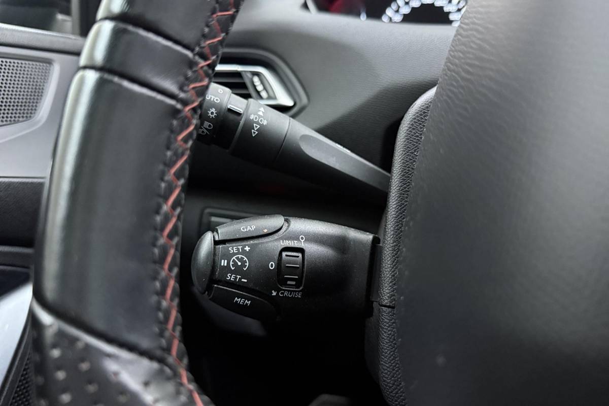 Peugeot 308 Peugeot 308 SW 1.2 Turbo GT-line 130 Pk | Trekhaak | Panorama Dak | Keyless Entry & Start | Navigatie | Climate Control | Cruise Control