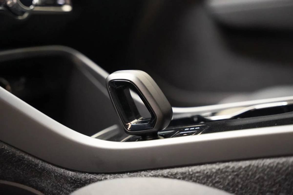Volvo XC40 Volvo XC40 Single Motor Extended Range Plus [ Navi Camera Apple Carplay/Android Auto ]