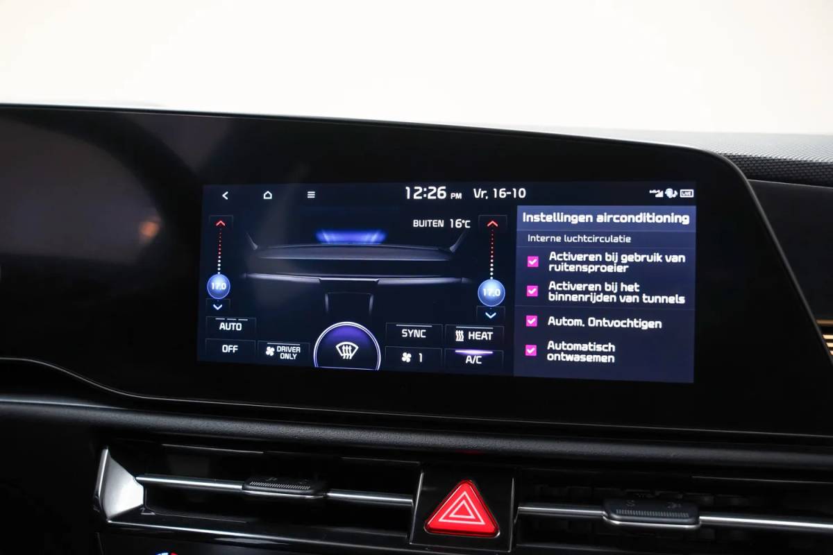 Kia e-Niro Kia e-Niro DynamicLine 64.8 kWh [ Adapt.cruise Camera Stoelverwarming ]