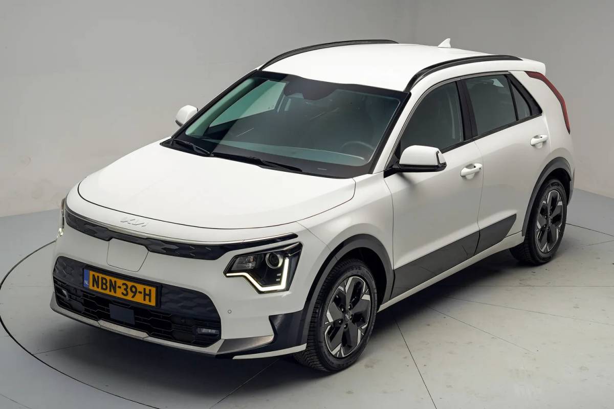 Kia e-Niro Kia e-Niro DynamicLine 64.8 kWh [ Adapt.cruise Camera Stoelverwarming ]
