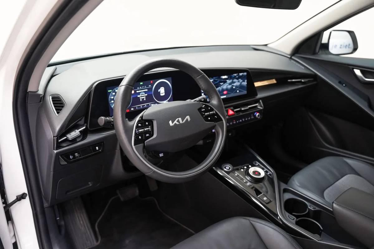 Kia e-Niro Kia e-Niro DynamicLine 64.8 kWh [ Adapt.cruise Camera Stoelverwarming ]