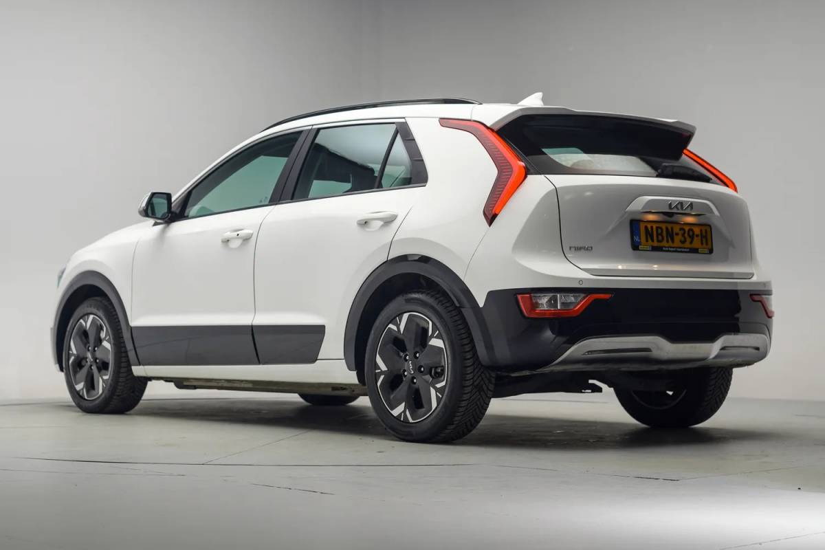 Kia e-Niro Kia e-Niro DynamicLine 64.8 kWh [ Adapt.cruise Camera Stoelverwarming ]