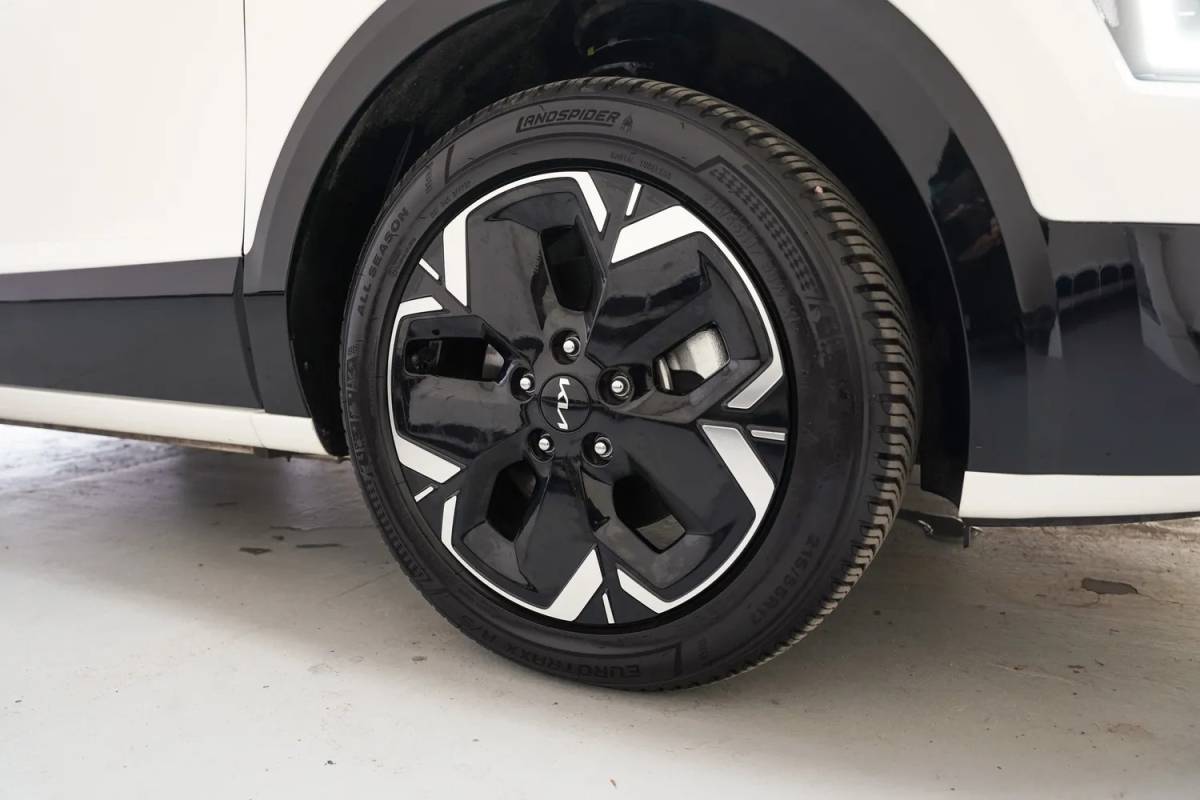 Kia e-Niro Kia e-Niro DynamicLine 64.8 kWh [ Adapt.cruise Camera Stoelverwarming ]