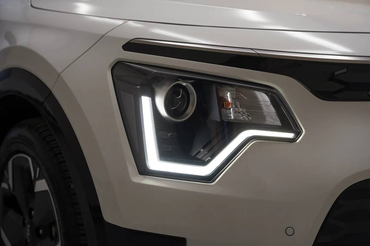 Kia e-Niro Kia e-Niro DynamicLine 64.8 kWh [ Adapt.cruise Camera Stoelverwarming ]