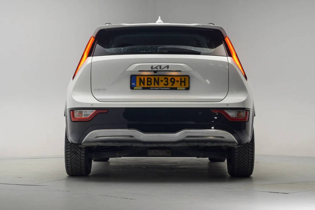 Kia e-Niro Kia e-Niro DynamicLine 64.8 kWh [ Adapt.cruise Camera Stoelverwarming ]