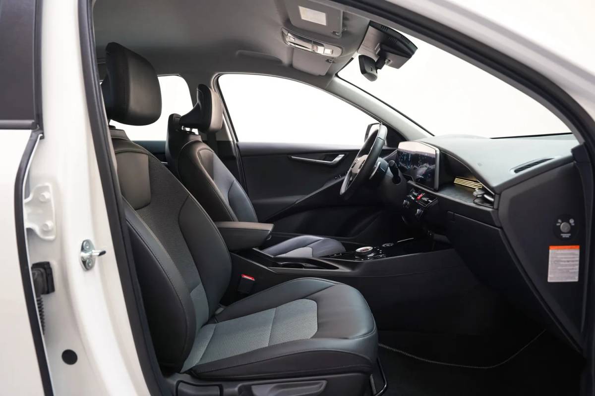 Kia e-Niro Kia e-Niro DynamicLine 64.8 kWh [ Adapt.cruise Camera Stoelverwarming ]