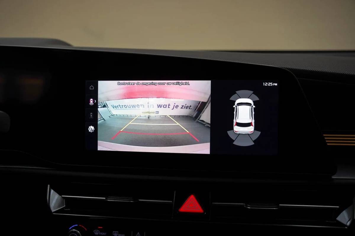 Kia e-Niro Kia e-Niro DynamicLine 64.8 kWh [ Adapt.cruise Camera Stoelverwarming ]