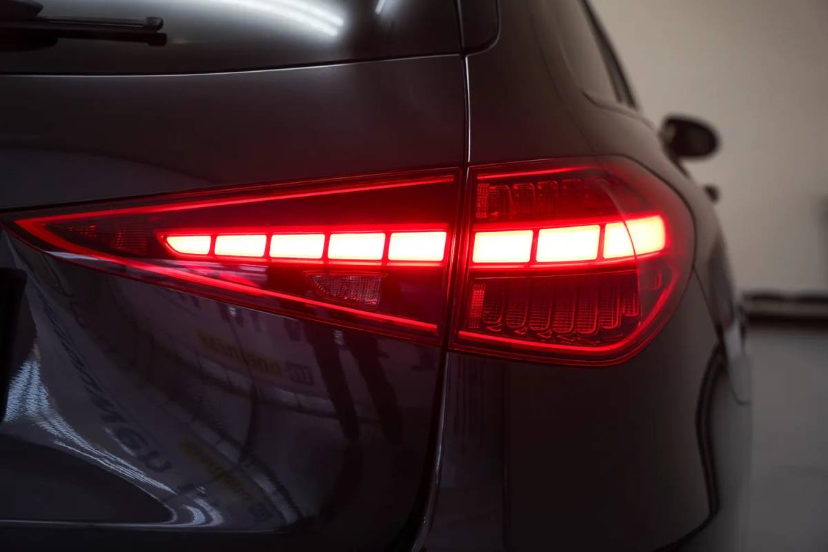 Mercedes-Benz C-Klasse Mercedes-Benz C-Klasse Estate 300 e Luxury [ Head-up Sfeerverlichting Memory ]