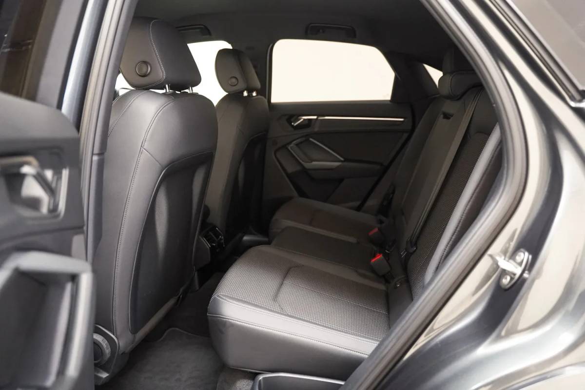 Audi Q3 Audi Q3 Sportback 45 TFSI e S Edition Aut. [ LED Apple/Android Half leder ]
