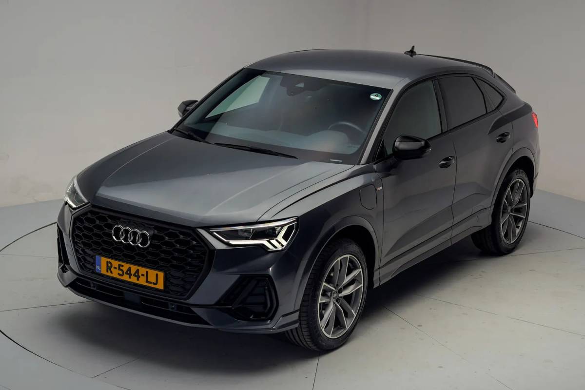 Audi Q3 Audi Q3 Sportback 45 TFSI e S Edition Aut. [ LED Apple/Android Half leder ]