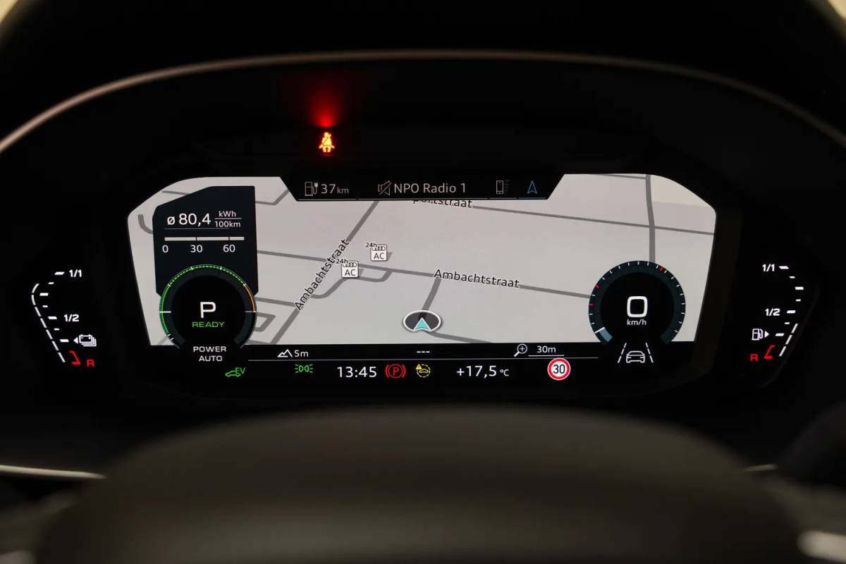 Audi Q3 Audi Q3 Sportback 45 TFSI e S Edition Aut. [ LED Apple/Android Half leder ]