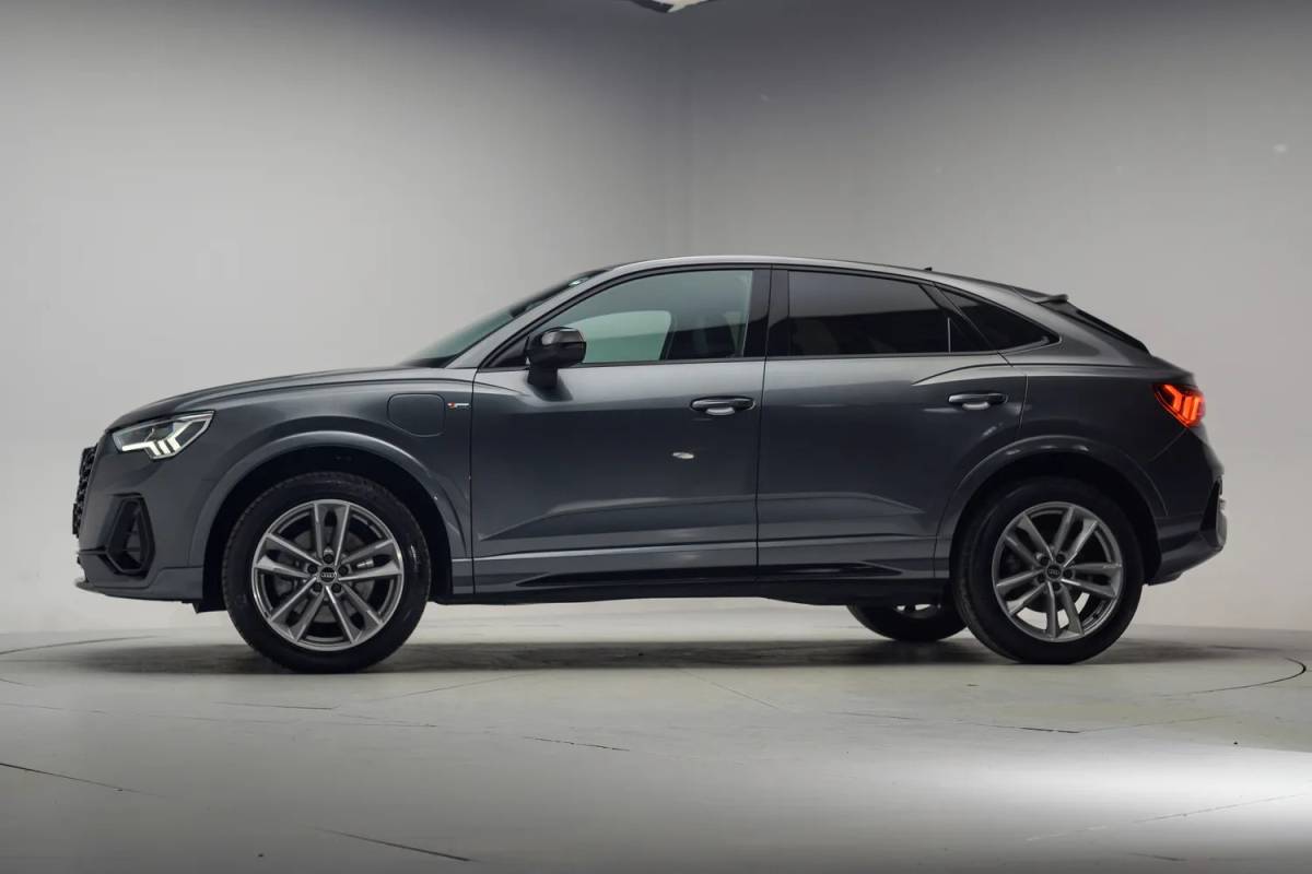 Audi Q3 Audi Q3 Sportback 45 TFSI e S Edition Aut. [ LED Apple/Android Half leder ]