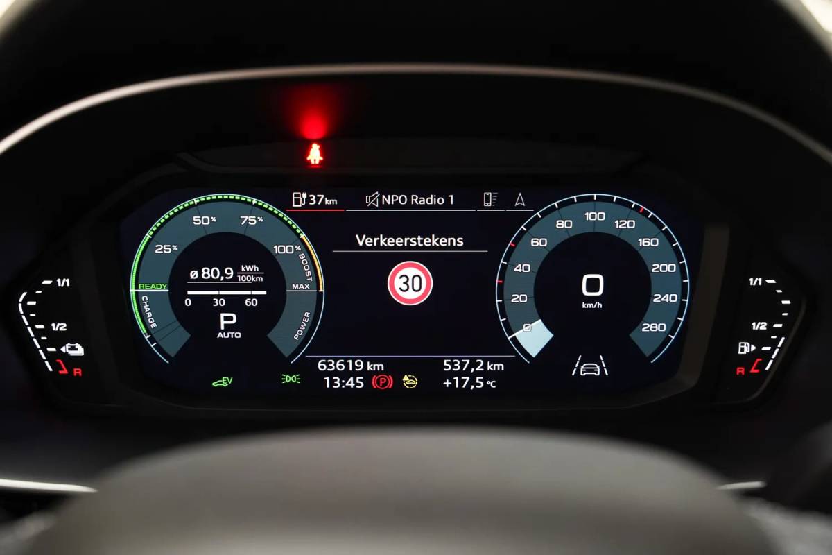 Audi Q3 Audi Q3 Sportback 45 TFSI e S Edition Aut. [ LED Apple/Android Half leder ]