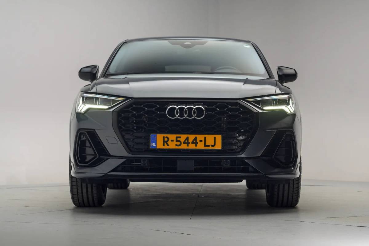 Audi Q3 Audi Q3 Sportback 45 TFSI e S Edition Aut. [ LED Apple/Android Half leder ]