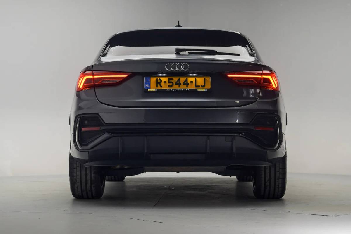 Audi Q3 Audi Q3 Sportback 45 TFSI e S Edition Aut. [ LED Apple/Android Half leder ]