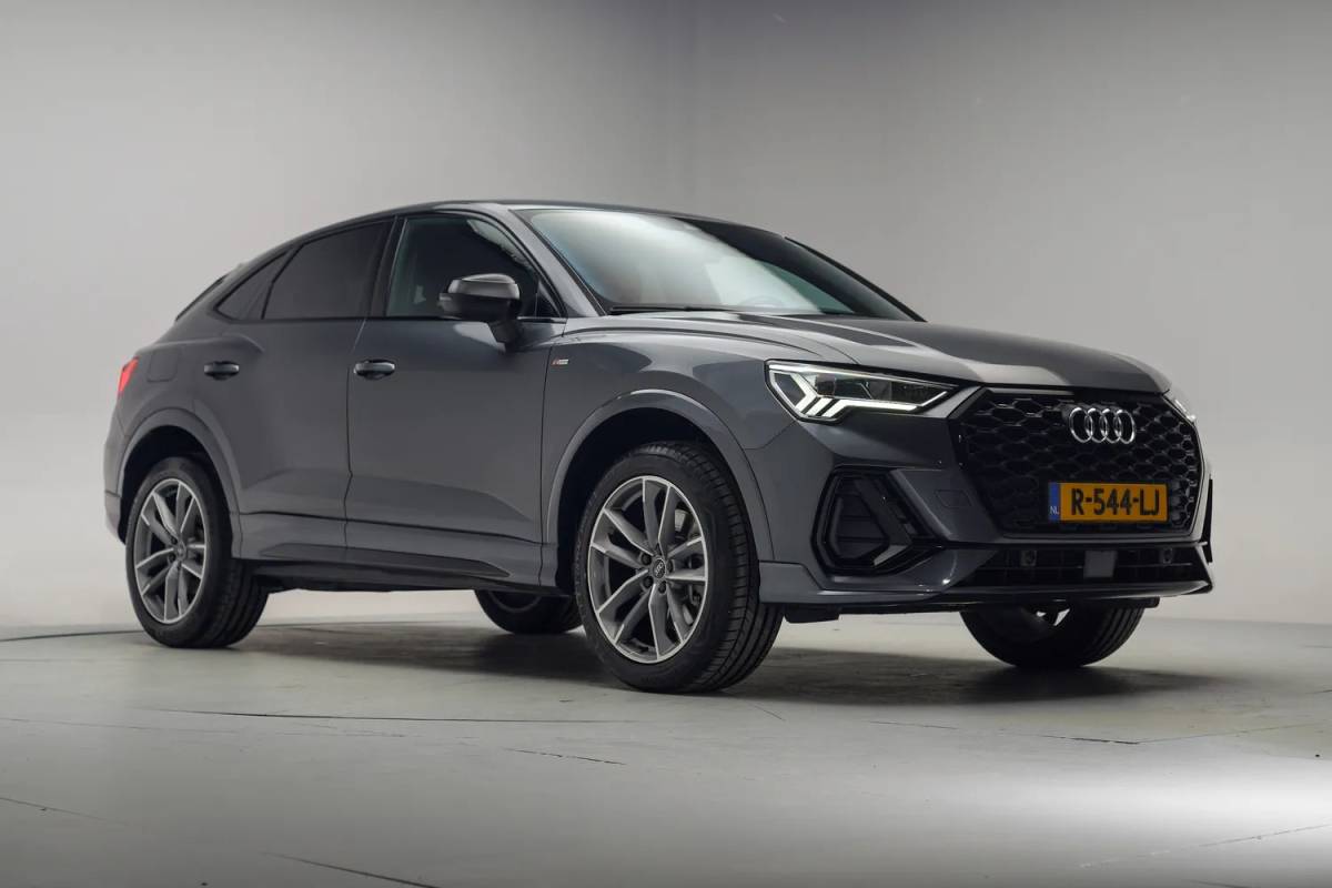 Audi Q3 Audi Q3 Sportback 45 TFSI e S Edition Aut. [ LED Apple/Android Half leder ]