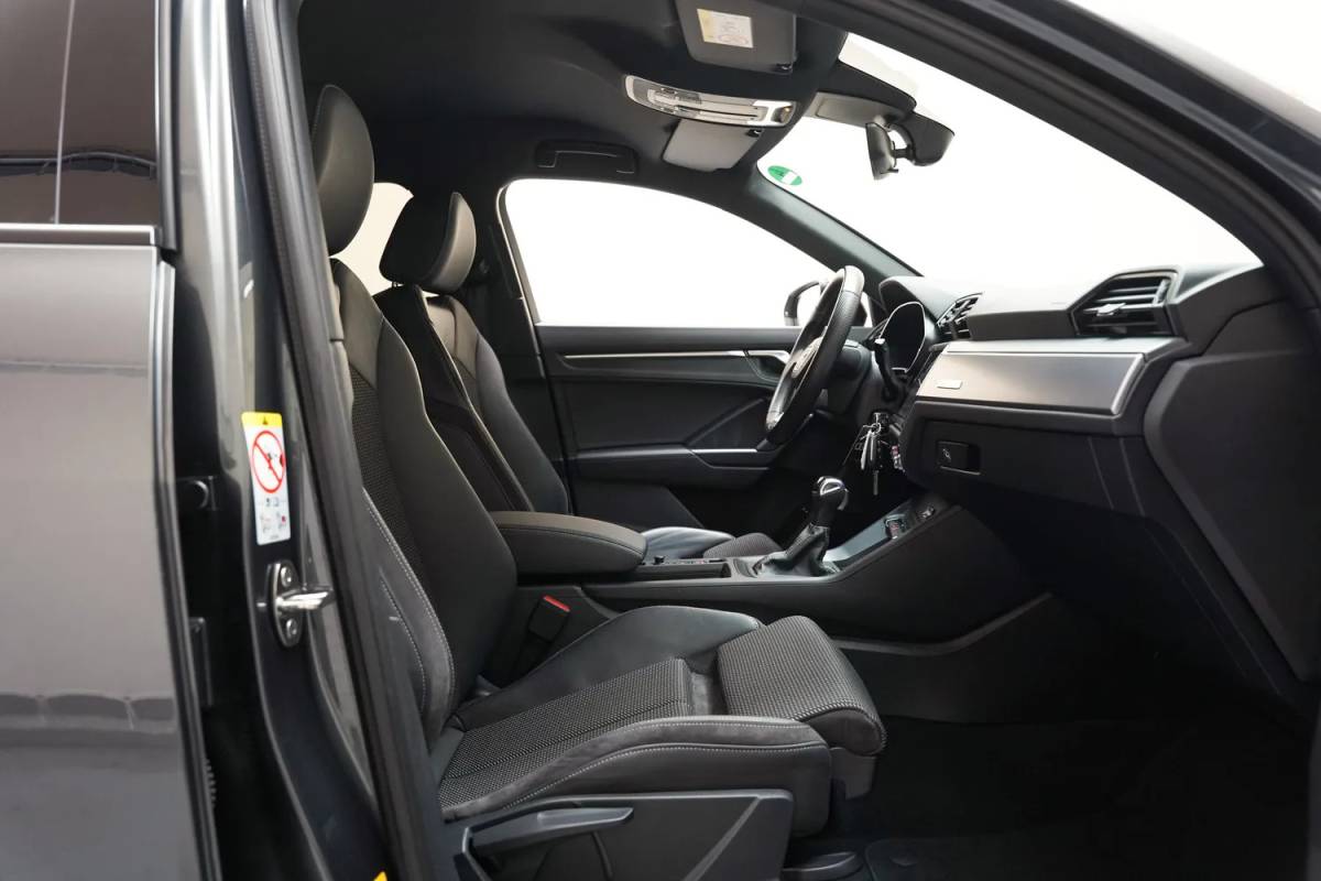 Audi Q3 Audi Q3 Sportback 45 TFSI e S Edition Aut. [ LED Apple/Android Half leder ]