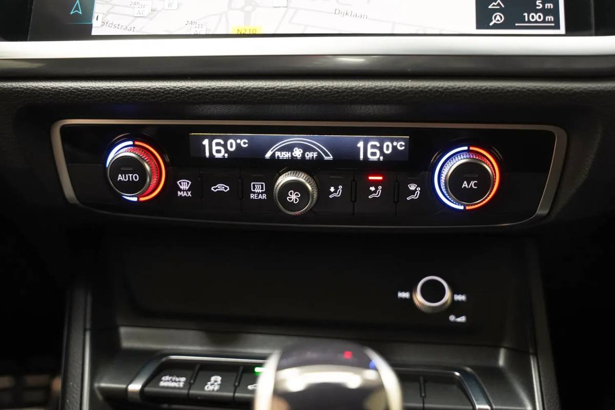 Audi Q3 Audi Q3 Sportback 45 TFSI e S Edition Aut. [ LED Apple/Android Half leder ]