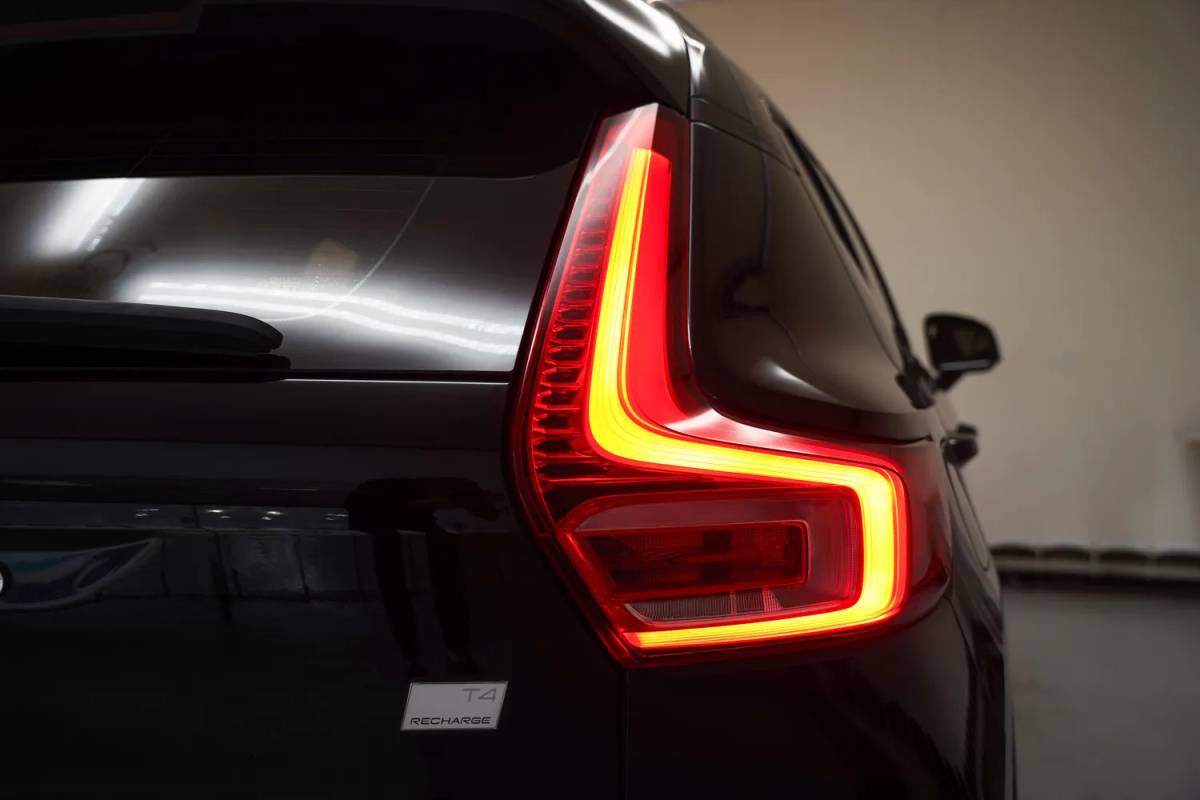 Volvo XC40 Volvo XC40 T4 Recharge Inscription Expression Aut. [ LED Apple/Android Stoelverwarming Keyless ]