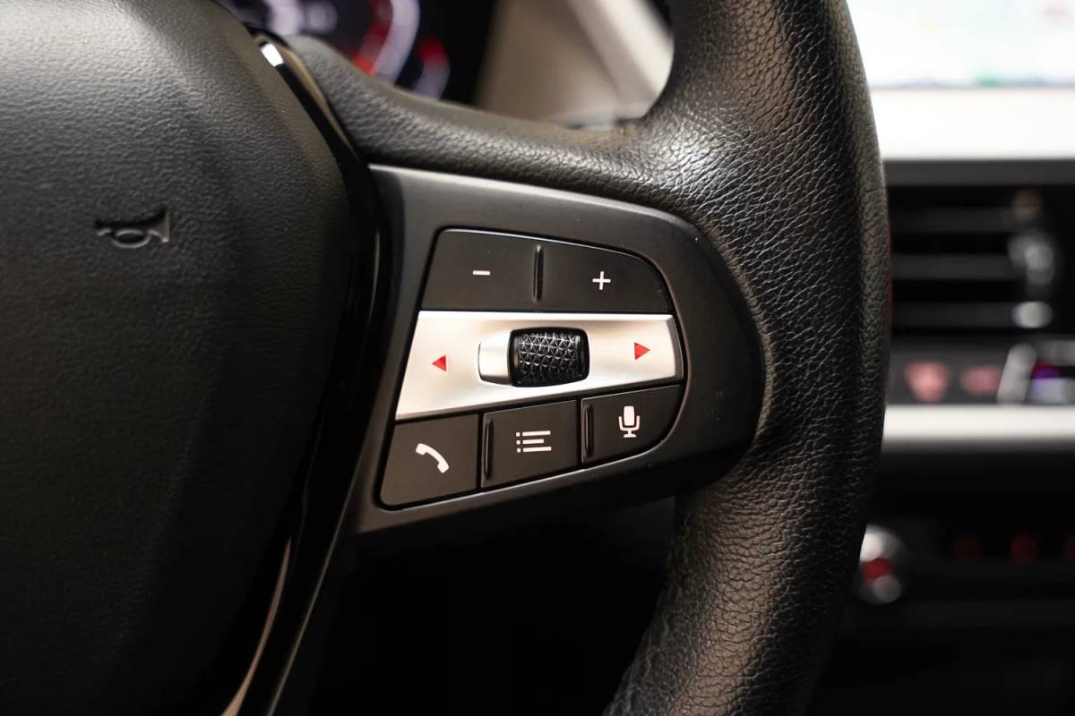 BMW 1 Serie BMW 1-serie 118i Aut. [ Navi Apple/Android Cruise ]