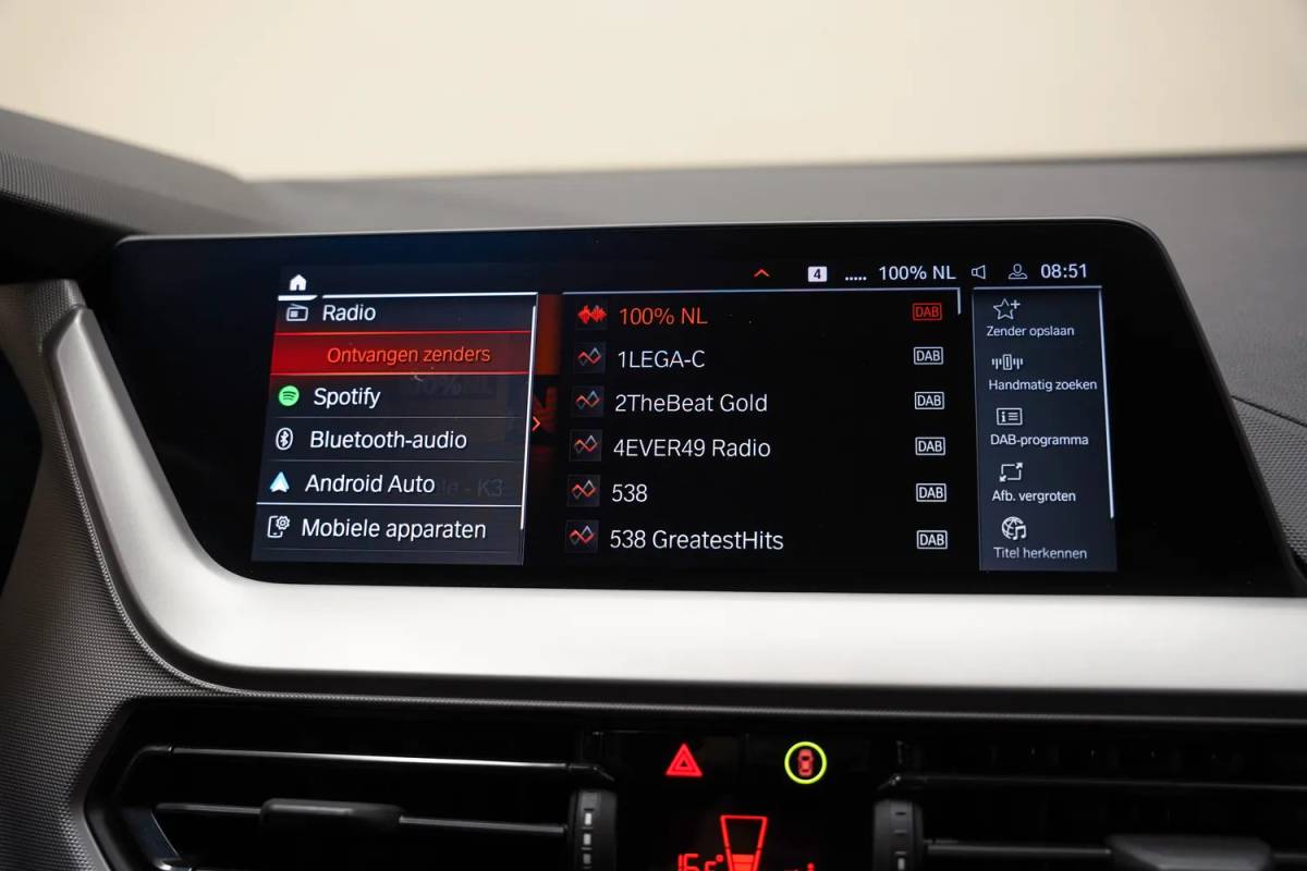 BMW 1 Serie BMW 1-serie 118i Aut. [ Navi Apple/Android Cruise ]
