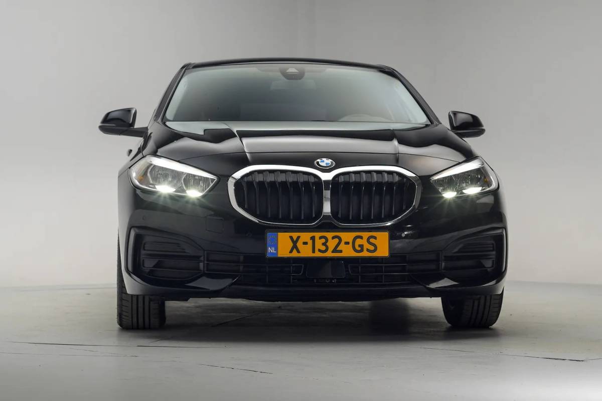 BMW 1 Serie BMW 1-serie 118i Aut. [ Navi Apple/Android Cruise ]